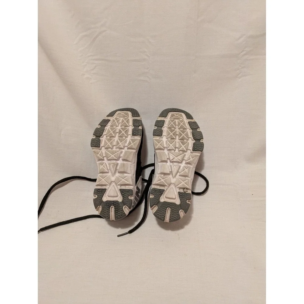 Nike Athletic Shoes Youth Size‎ 11C, Model 653883-001